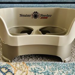 Neater Feeder (All In One Raised/ Elevated Dog Feeding System)