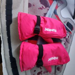 Dunkin doughnuts limited rare left handed mittens