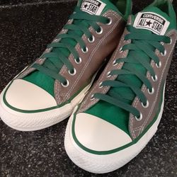 Converse Mens 9.5 Like new 