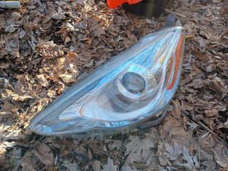 15 16 17 Prius C Left Headlight