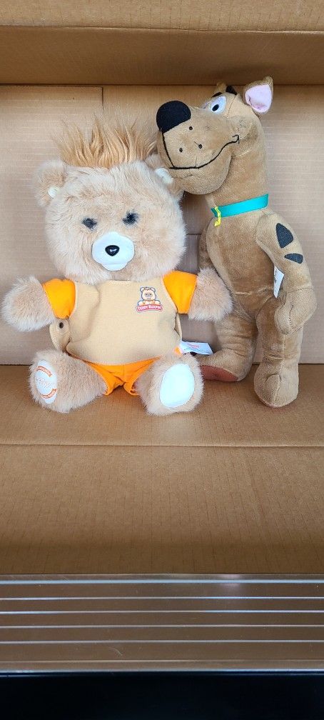 2017 Story Telling Teddy Ruxpin & Talking Scooby-Doo