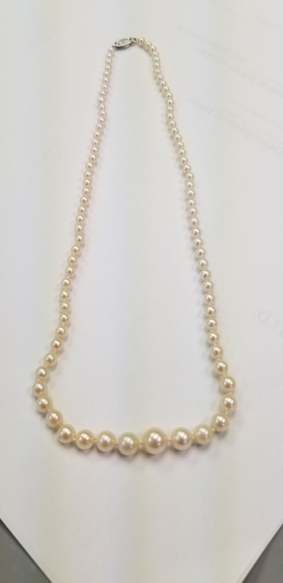 18" Graduated Pearl necklace