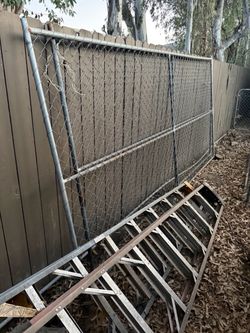 Two gates and two panes free