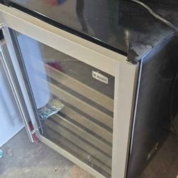 GE Monogram Built-In Wine Cooler – Luxury Model