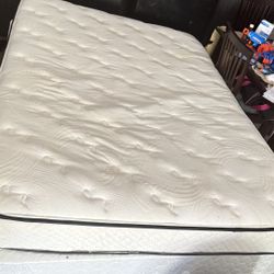 Queen Bed/bed Frame 