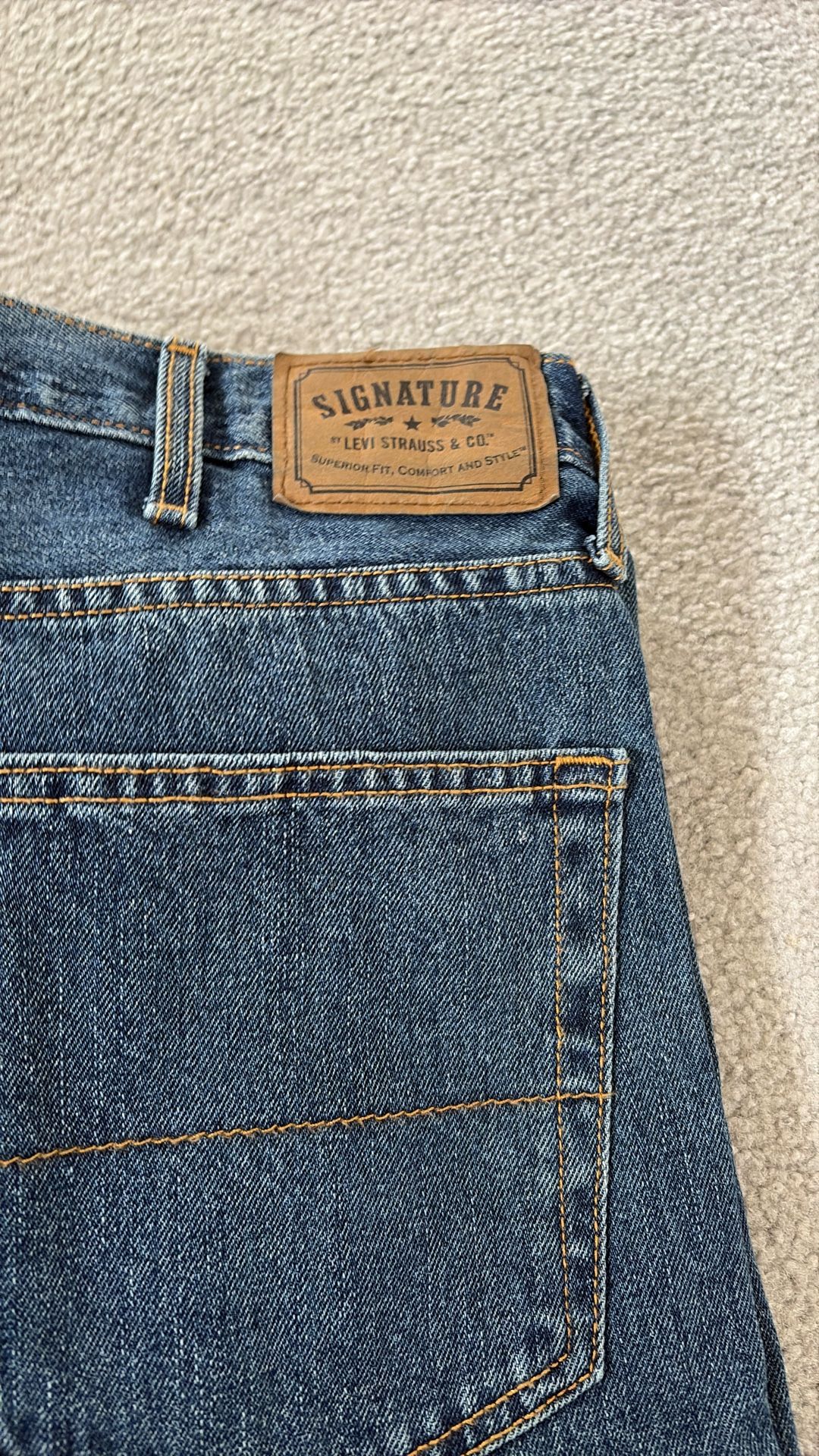 Men’s Levi’s/Wrangler’s New Jeans