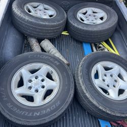4 2000 Toyota tundra tires and wheels Tires size 265/70r16