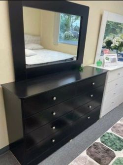 Eight Drawers Dresser