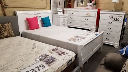 Brand new white standard king or CA king sleigh bedframe + dresser + mirror + nightstand 4PCs bedroom set