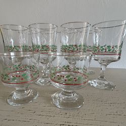 Beautiful Christmas Glasses Set Of 8 Plus 2 