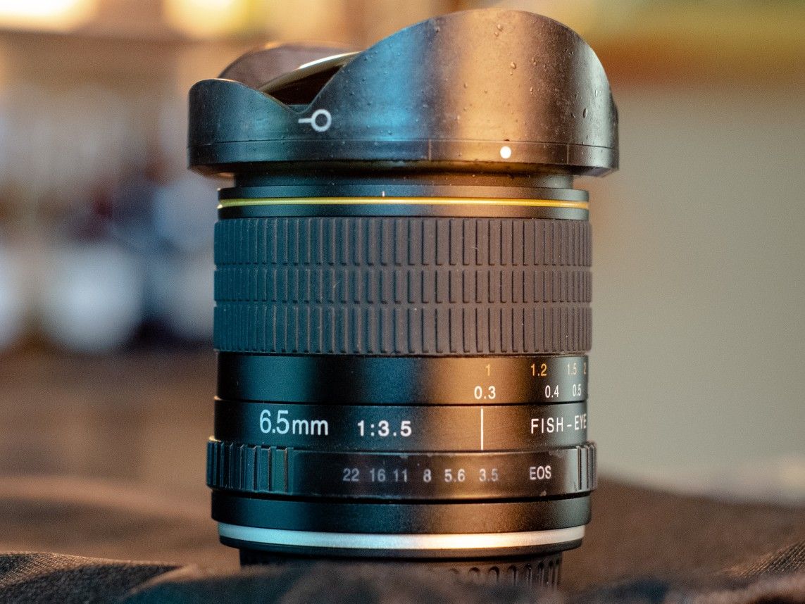 Opteka 6.5mm F3. 5 fisheye EF mount