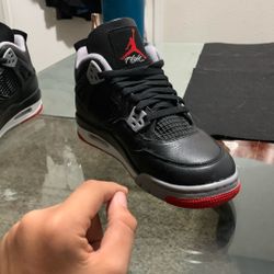 Air Jordan 4 Retro”