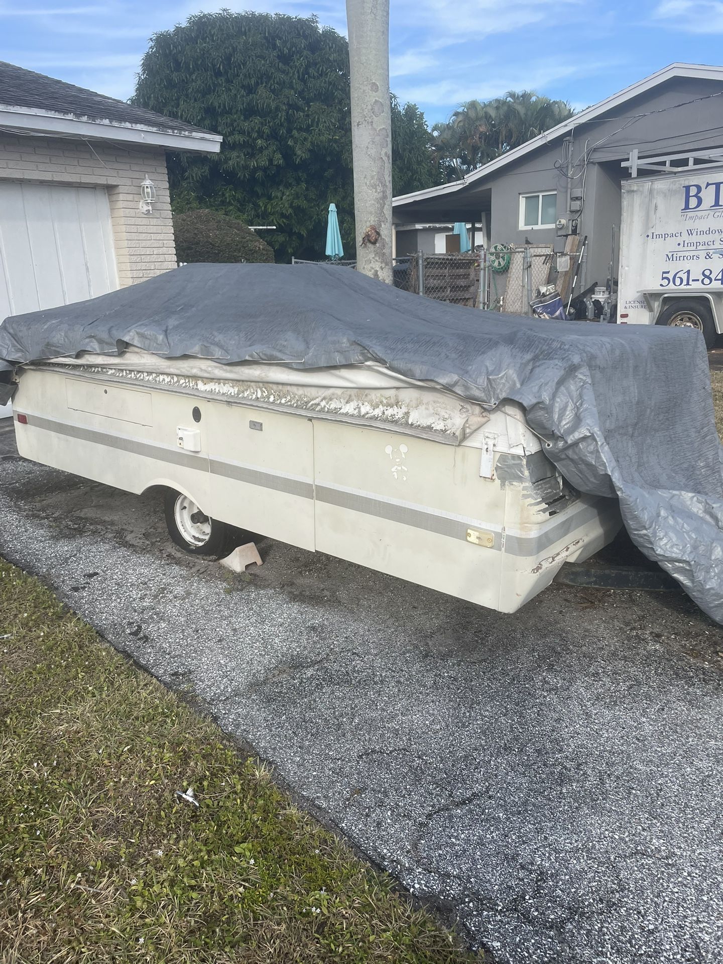 1975 Pop Up Camper