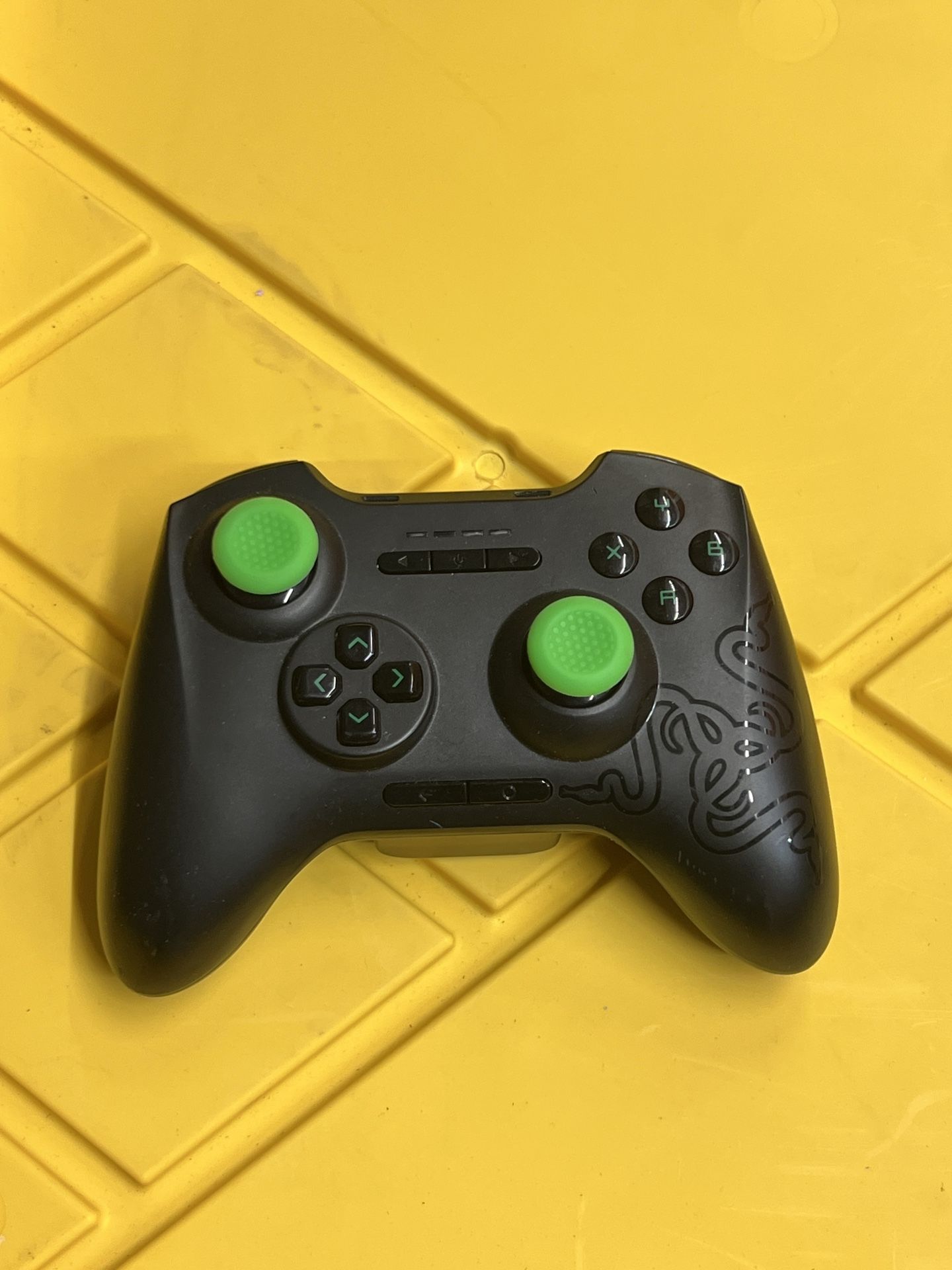 Wireless Gaming Controller – Great Condition!