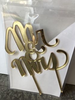 Mr & Mrs Wedding Cake Topper