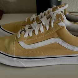 Old Skool Shoes by Vans size 10 men’s  Great Condition 