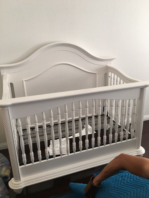 Munire Bristol Crib for Sale in Los Angeles CA OfferUp