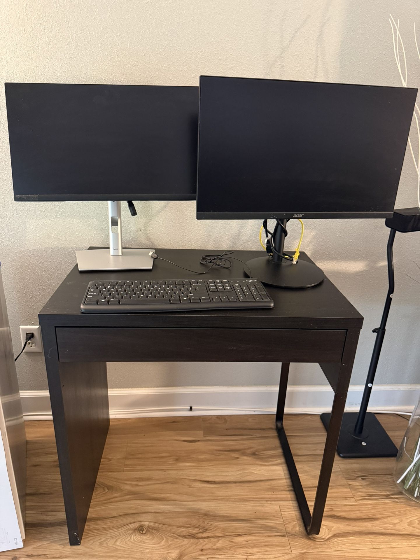 Desk & Tv Monitors