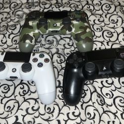 PlayStation 4 Controllers 