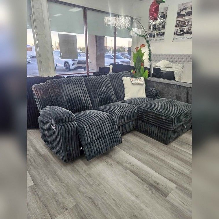3 Seater Gray sectional Recliner sofa