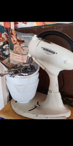 Vintage 1950's Hamilton Beach Mixer with a Hamilton Beach vintage.Juicer