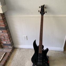 MITCHELL ELECTRIC BASS GUITAR 