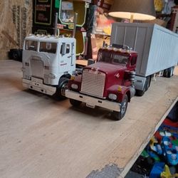 Nice Built Model Semi Trucks 