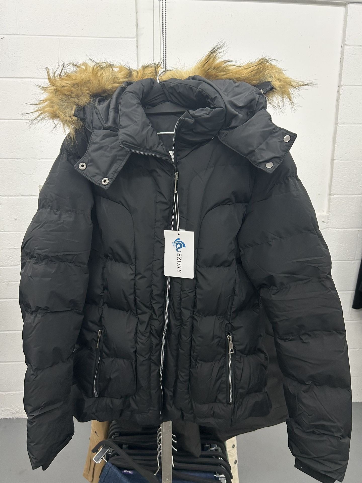 Black Women’s Hooded Fur Puffer Jacket