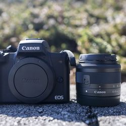 Canon EOS M50