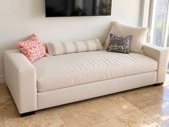Modern Cream Upholstered Sofa – 80” – Elegant & Comfortable