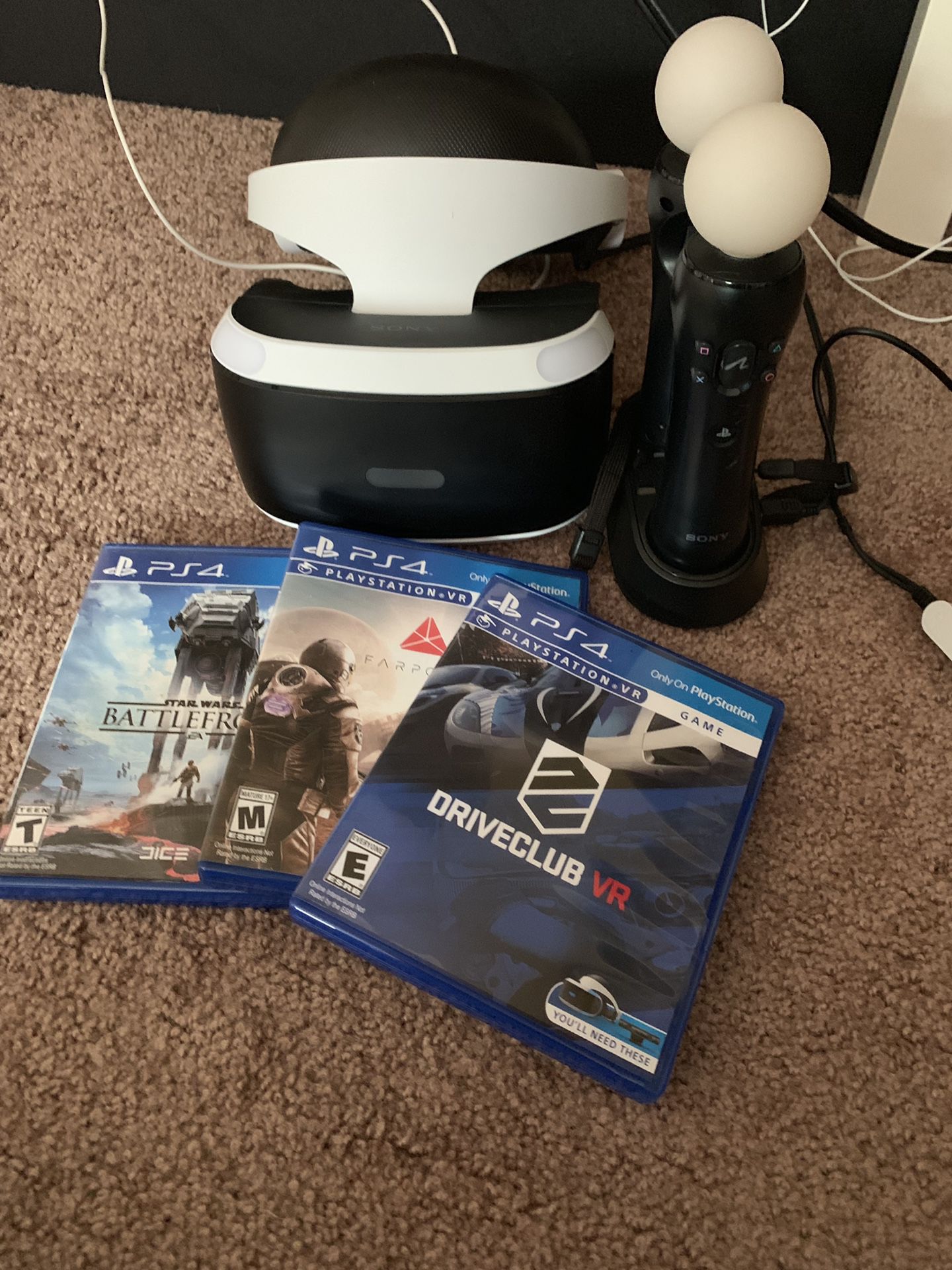 PS4 VR with game and play moves