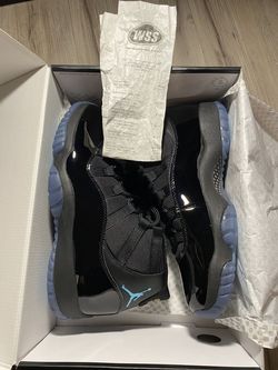 Jordan 11 size 10.5 320$