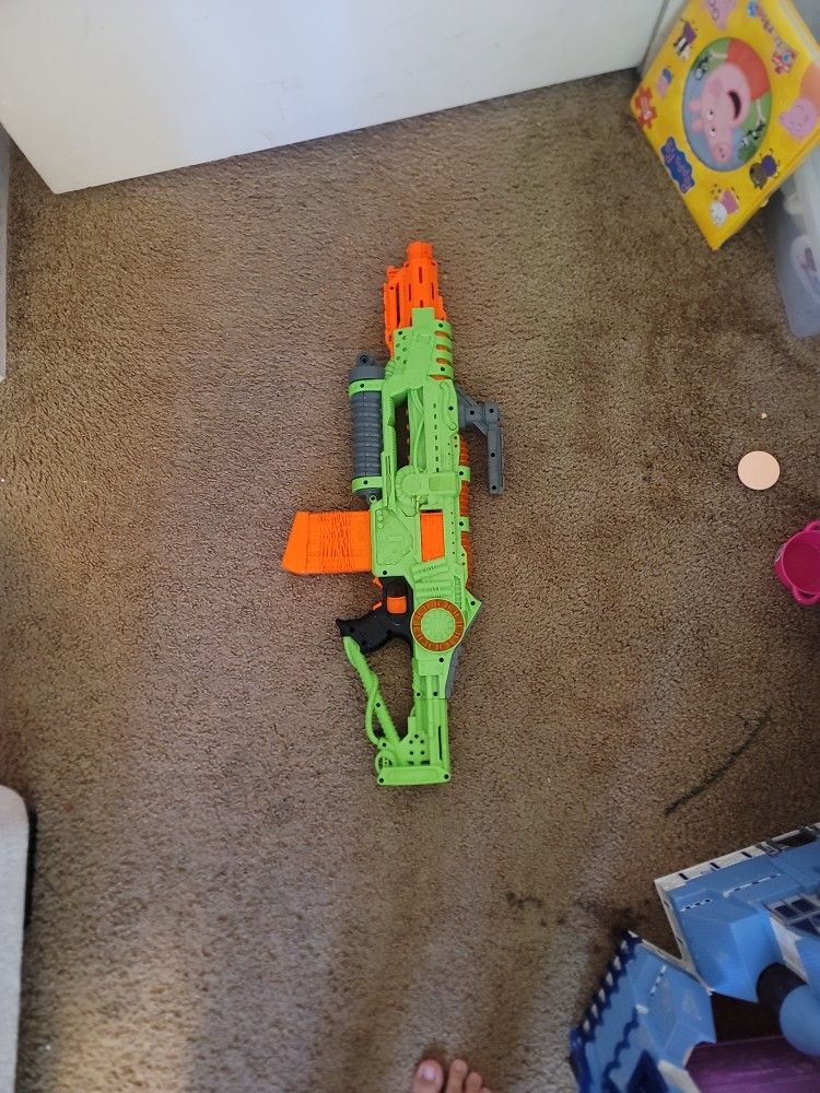 Nerf Gun Zombie Revoltinator