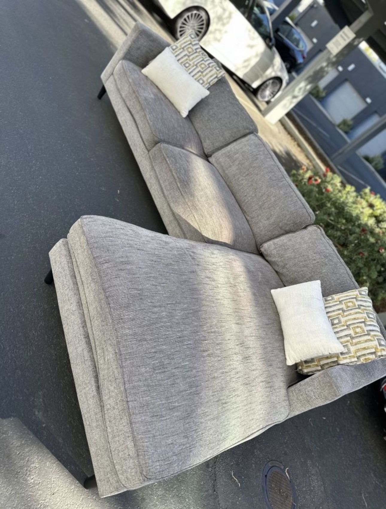 gorgeous modern sectional couch !!