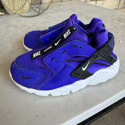 Nike Huarache Size 9C