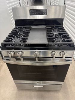 New GE 30 in. 5.0 cu.Ft. Freestanding Gas Range