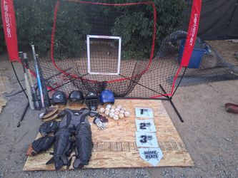 Teenagers baseball catchers equipment / baseball stuff / pitching net
