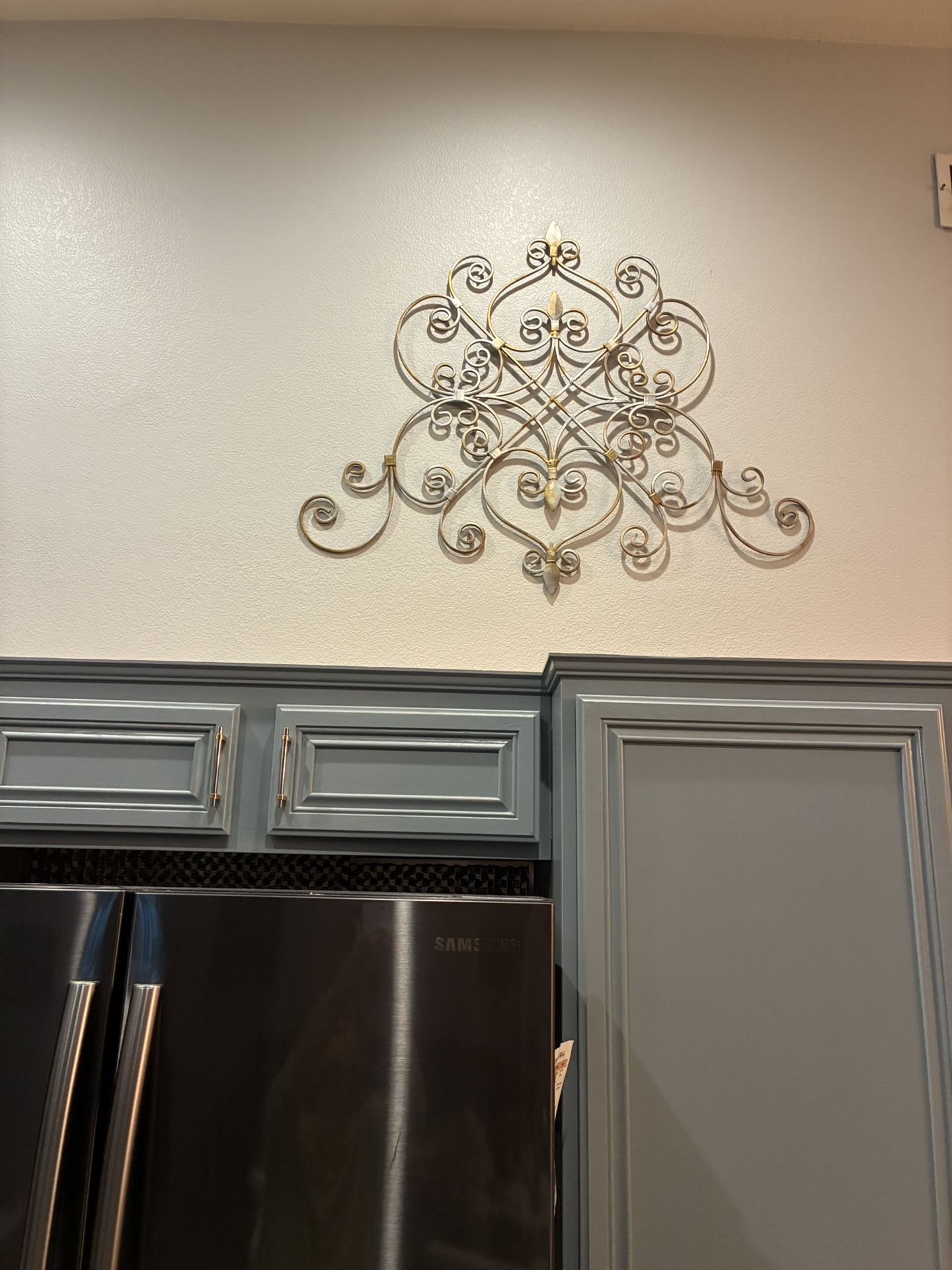 Contemporary Abstract Metal Wall Decor