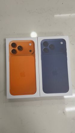 2 iPhone 17 pro maxs both unlocked and both have 512GB