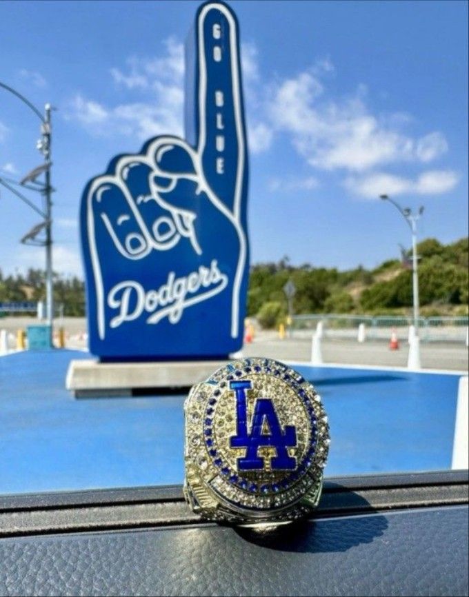 LA Dodgers World Series Rings Freeman Kershaw Betts Ohtani