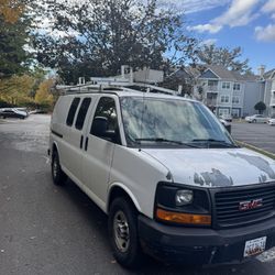 2011 GMC Savana