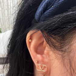 18K Real Saudi Gold earrings ( not plated)