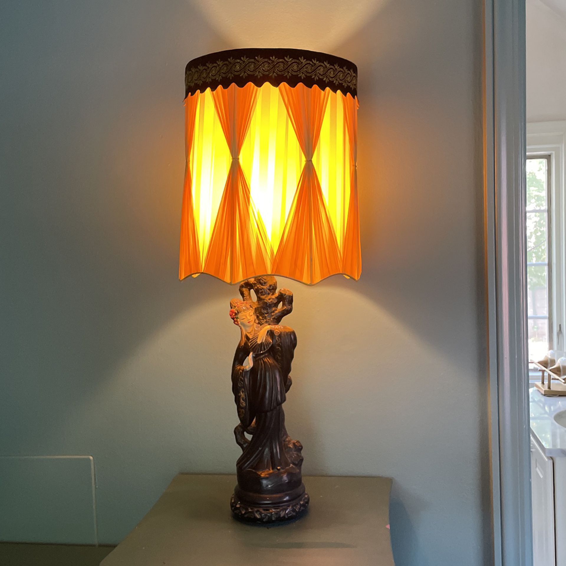 1950s MCM Chalkware Asian Lamp Original Shade 