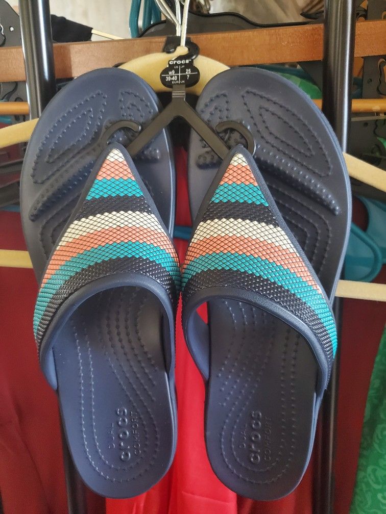 NEW CROCS Wedge Flip Flops