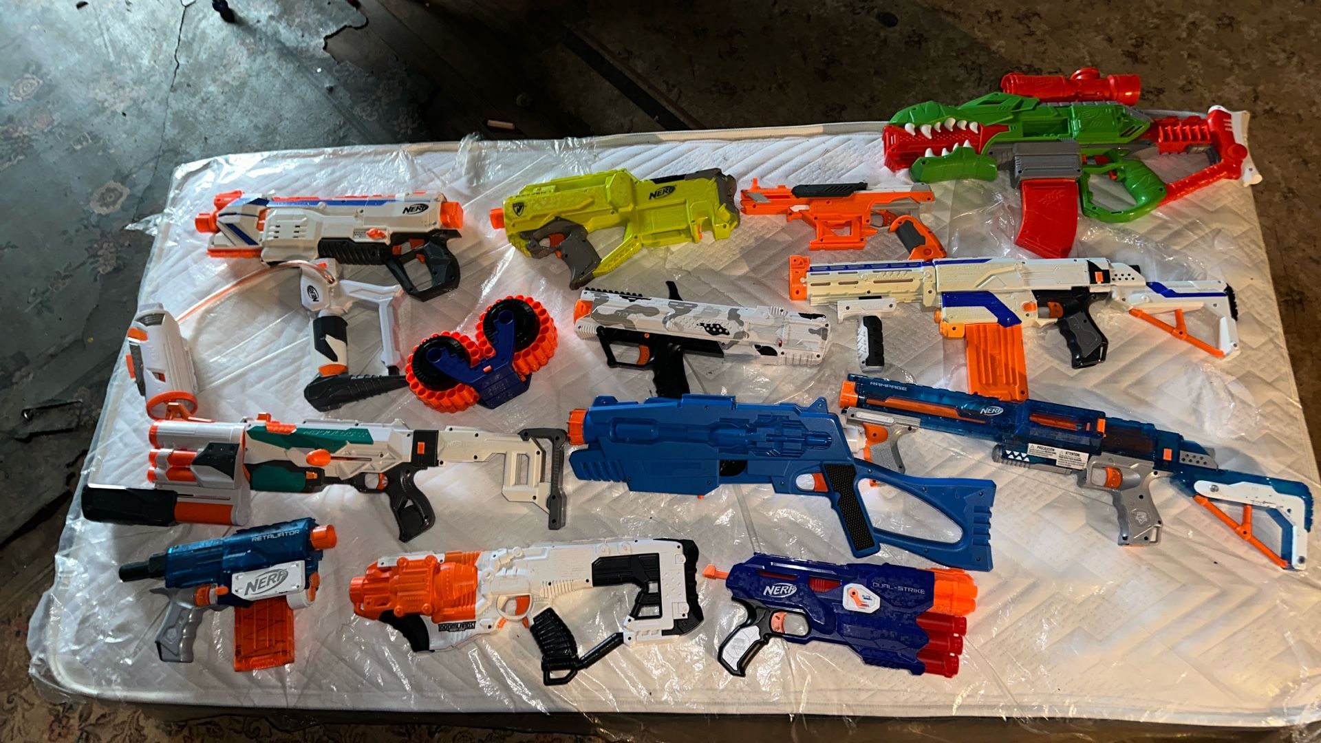 Bunch Of Nerf Guns 
