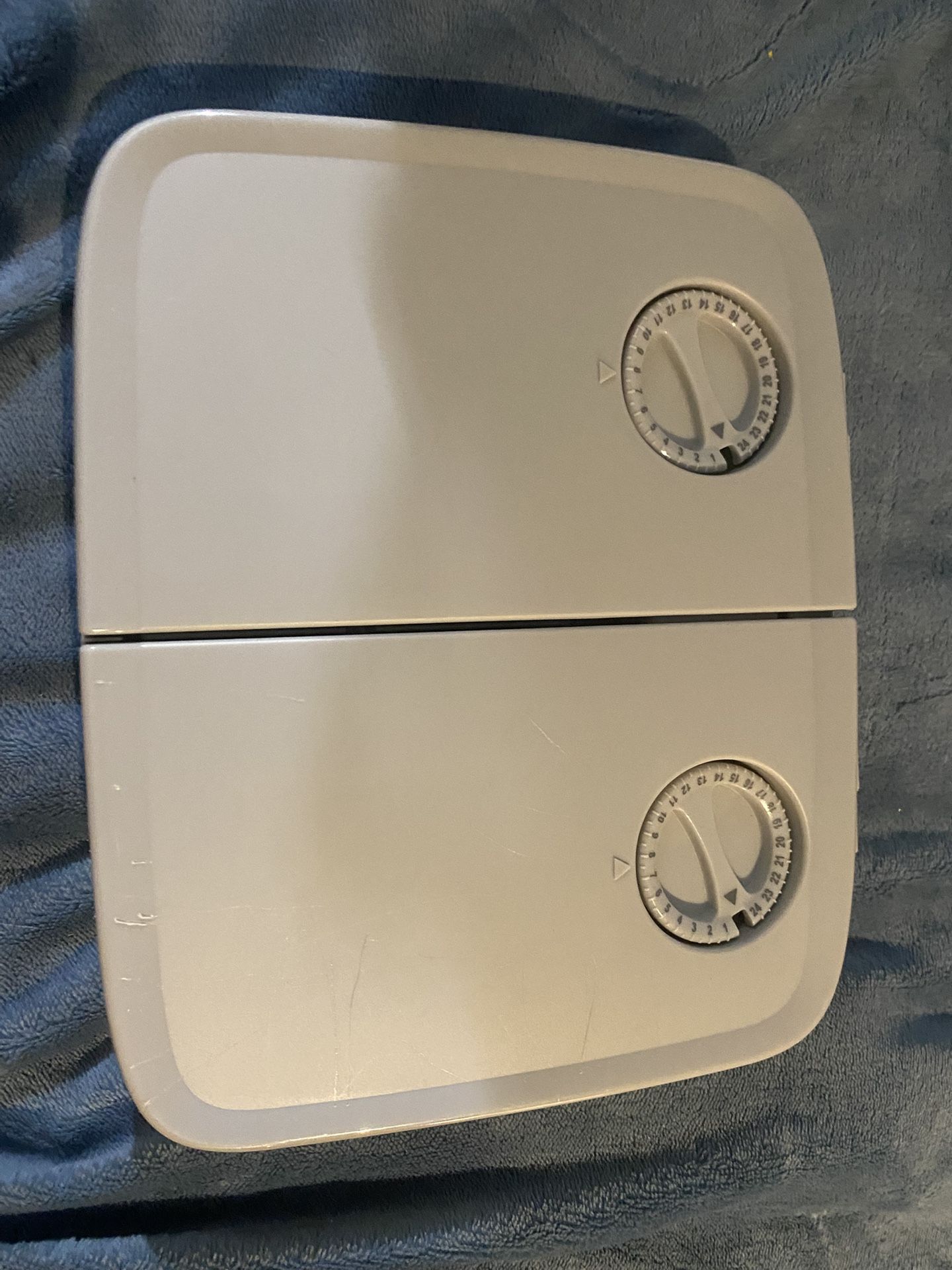 Time Pet Food Dispenser