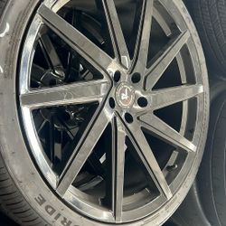 22”. 5x114.3.  265/35/22.  $1000