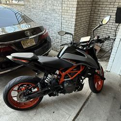 2022 KTM Duke 390