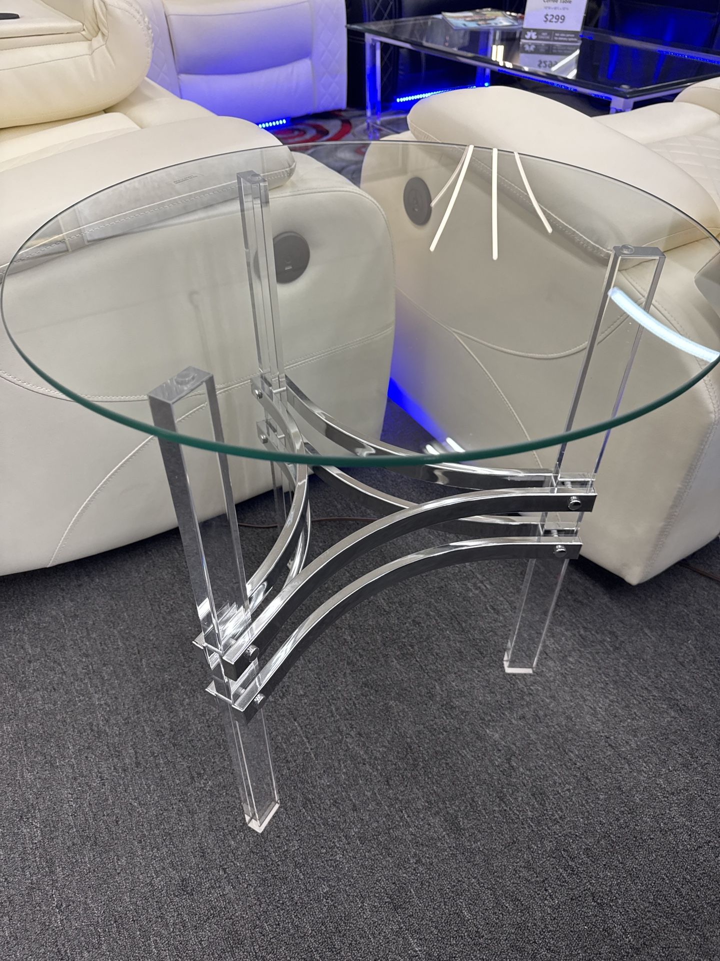 NEW OFFER✨Chrome End Table