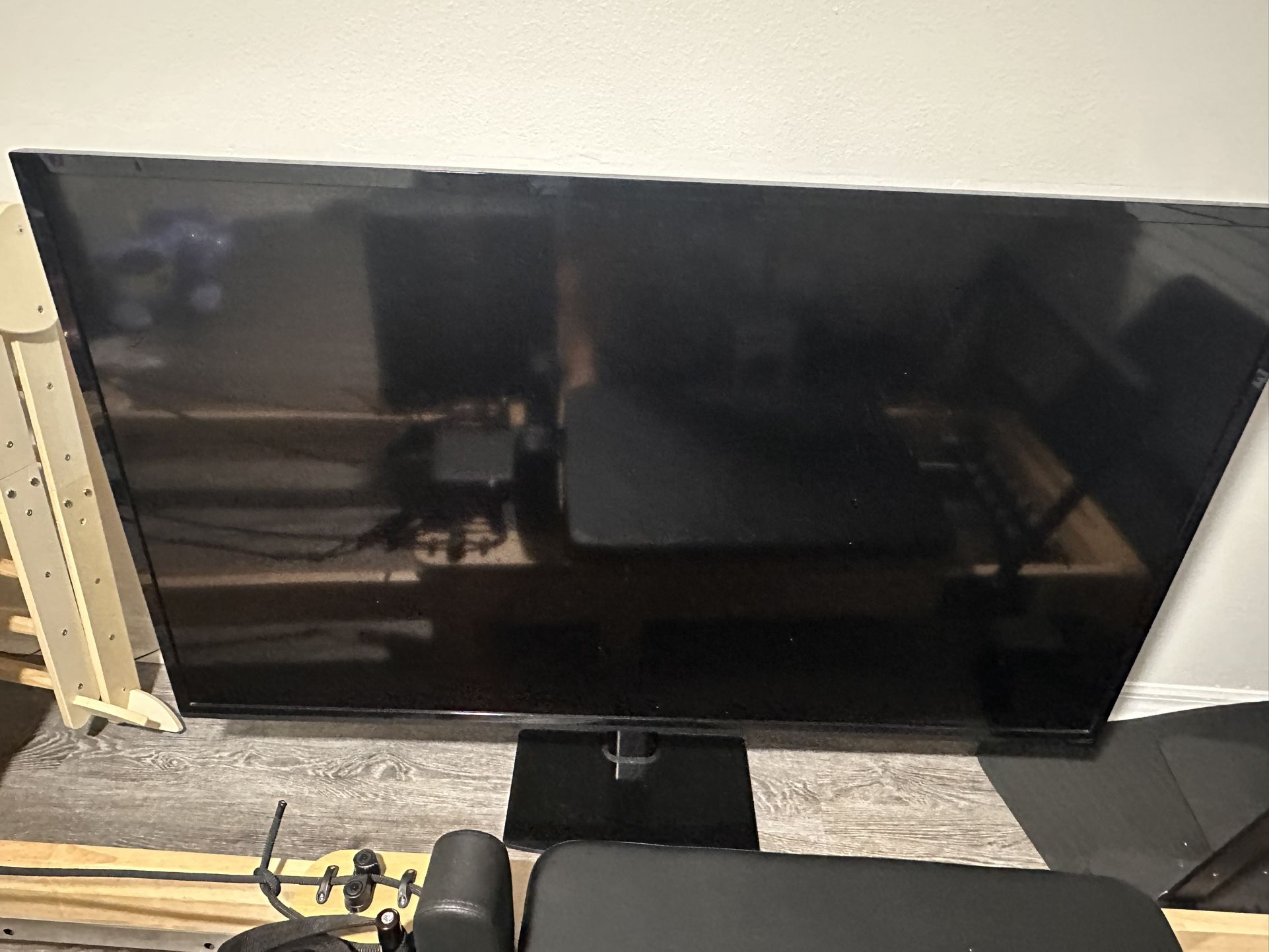 60 Inch Vizio Tv With Soundbar And Subwoofer